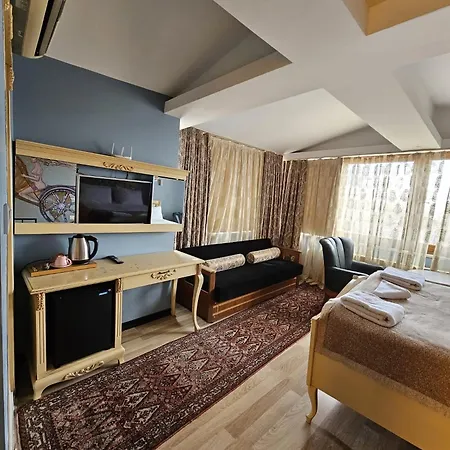 Optimist 3* Istanbul